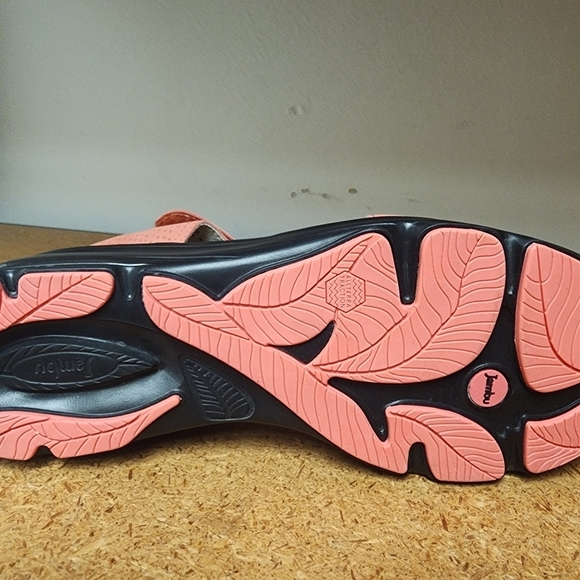 JAMBU CORAL SUEDE WEDGE - Picture 3 of 3